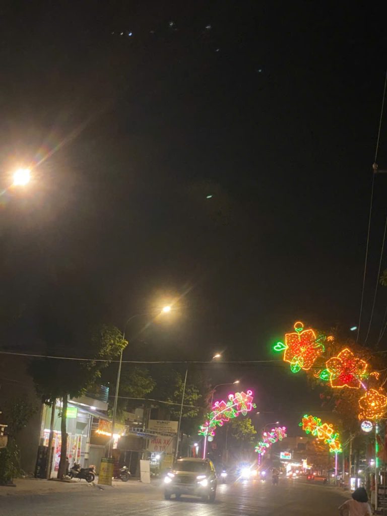  Trang trí đèn hoa đường phố