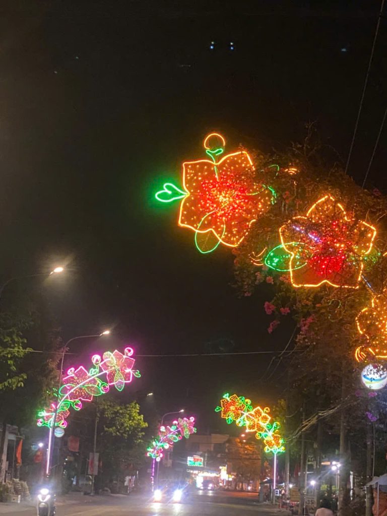 Đèn hoa trang trí